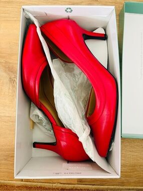 Women's Red Leather Mid-Heel Pumps